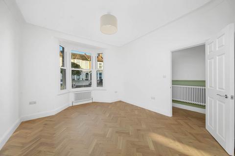 4 bedroom house for sale, Simmonds Road, Leyton, E10