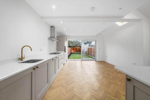 4 bedroom house for sale, Simmonds Road, Leyton, E10