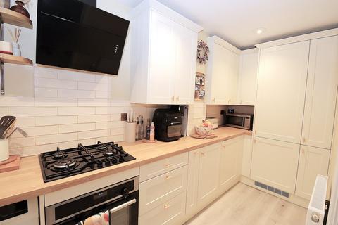 2 bedroom end of terrace house for sale, Herbs End, FARNBOROUGH GU14