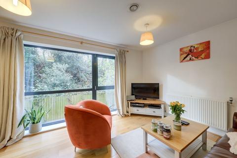 Chiltonian Mews, Hither Green, SE13