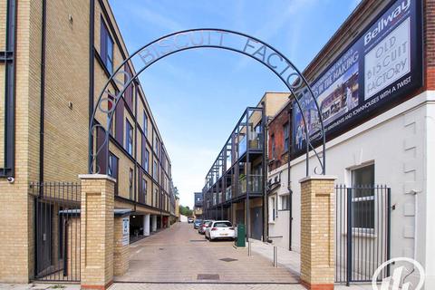 2 bedroom flat for sale, Chiltonian Mews, Hither Green, SE13