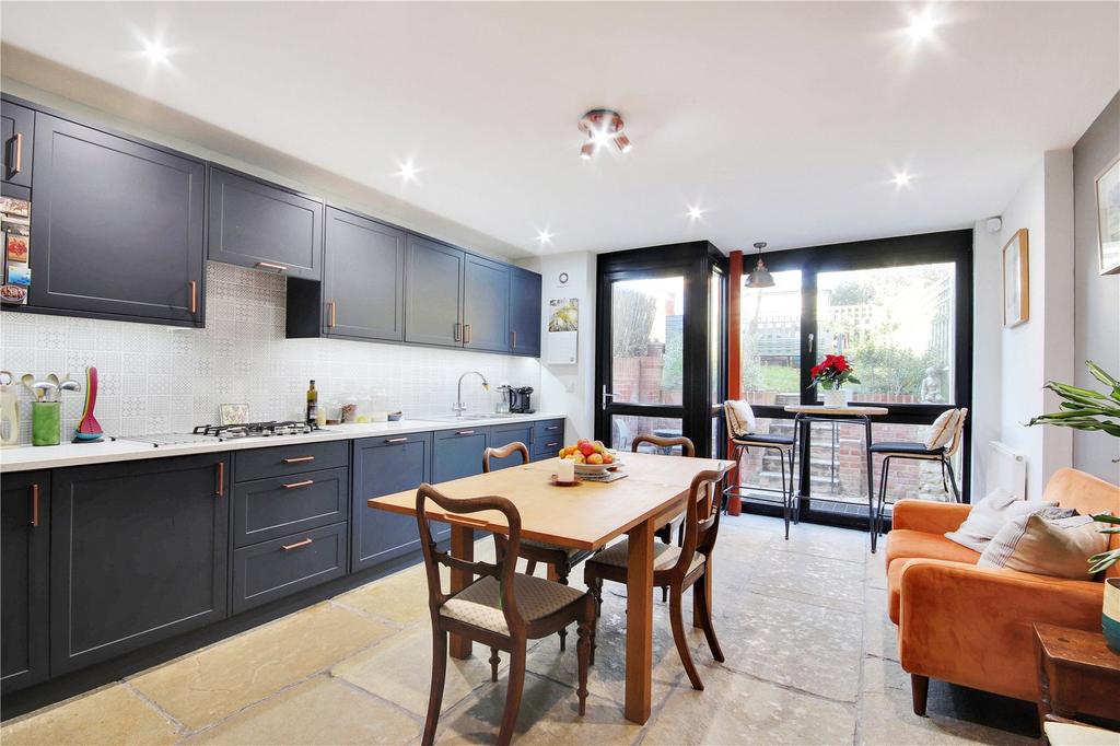 Kitchen/Breakfast Rm