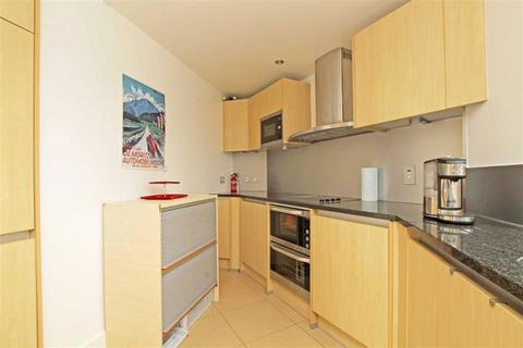 2 bedroom flat to rent, Durham Wharf Drive, Brentford TW8