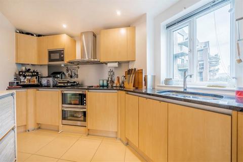 2 bedroom flat to rent, Durham Wharf Drive, Brentford TW8