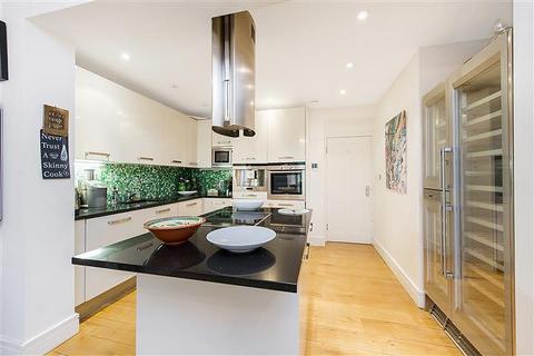 3 bedroom flat to rent, East Heath Road, London, NW3