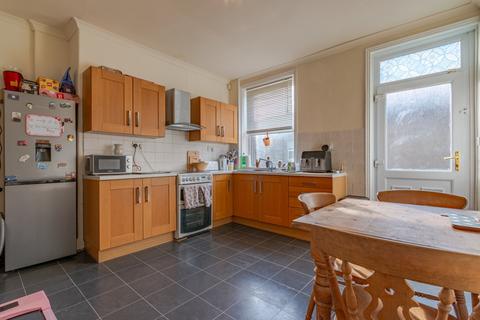 3 bedroom terraced house for sale, Belgrave Road, Bingley, West Yorkshire, BD16