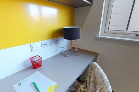 1 bedroom in a flat share to rent, 4 Dumfries Street, LU1 5FT, Luton LU1