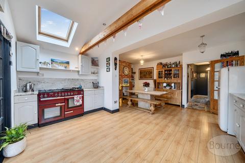 4 bedroom semi-detached house for sale, Waynflete Lane, Farnham, Surrey, GU9