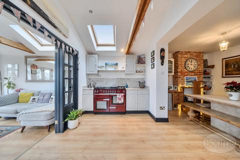 4 bedroom semi-detached house for sale, Waynflete Lane, Farnham, Surrey, GU9