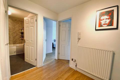 2 bedroom flat to rent, Tristan Lodge, Bushey WD23