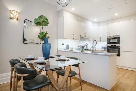 2 bedroom flat to rent, Park Street, London W1K