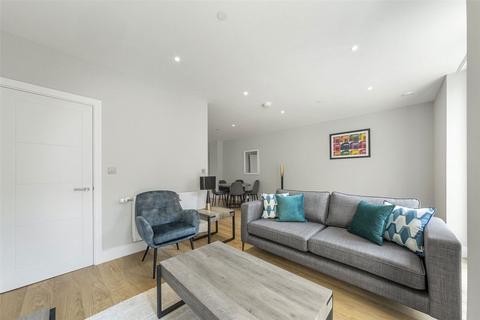3 bedroom flat to rent, Summerstown, London SW17