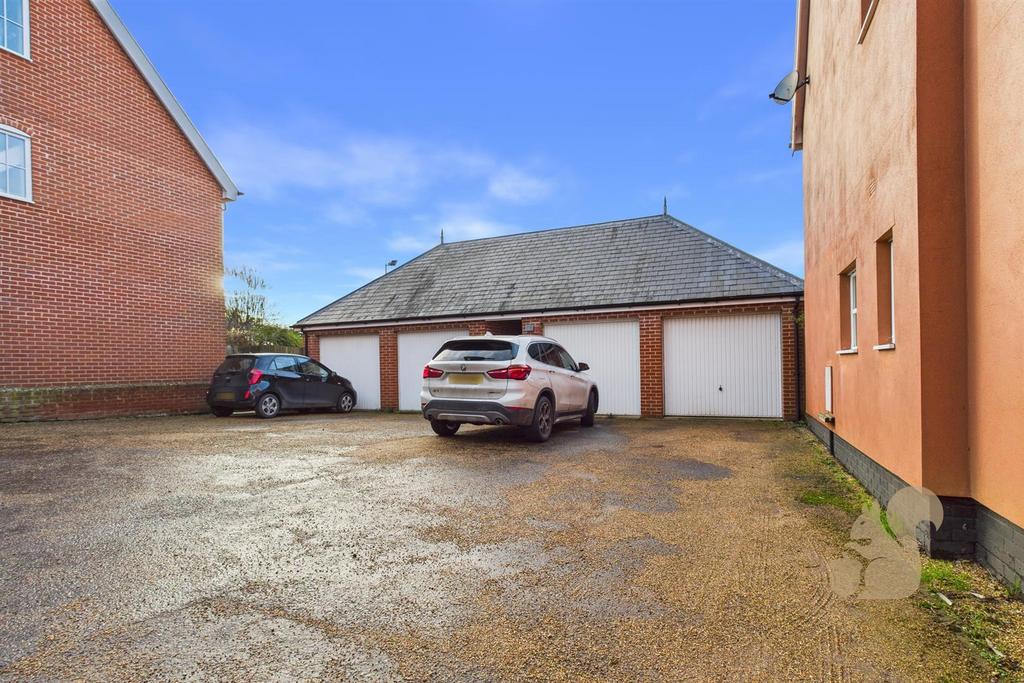 Garage &amp; Parking Space