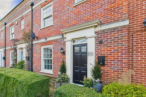 3 bedroom terraced house for sale, Willow Close, Bury St. Edmunds IP31