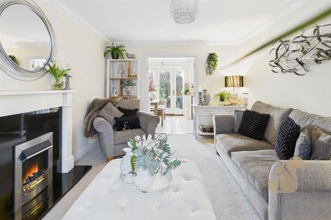 3 bedroom terraced house for sale, Willow Close, Bury St. Edmunds IP31