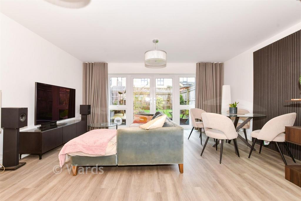 Living/Dining Area