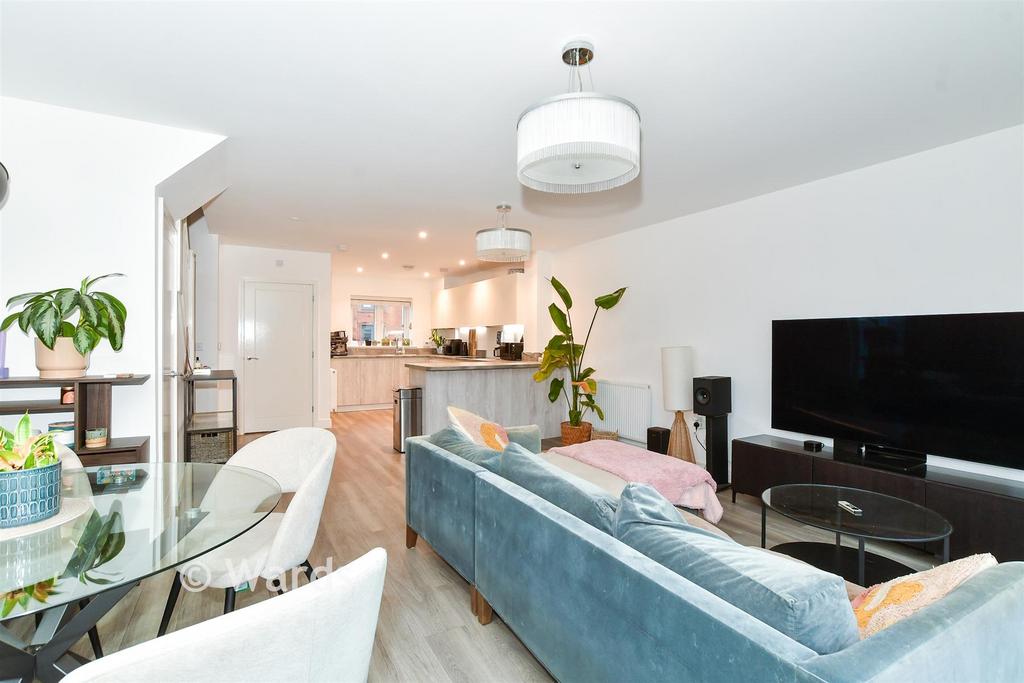 Living/Dining Area