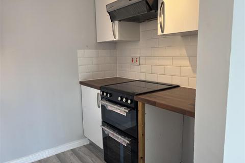 1 bedroom flat to rent, Marwell Close, Romford RM1