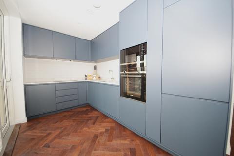 2 bedroom flat to rent, Parkview Avenue, NW2