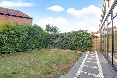 5 bedroom house to rent, Park Avenue North, London NW10