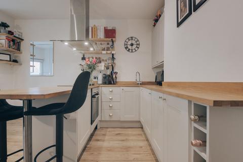 1 bedroom flat for sale, Chalk Hill, Watford, WD19