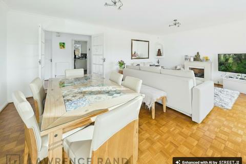 3 bedroom detached house to rent, Fore Street, Pinner, HA5