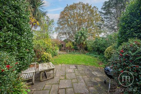 5 bedroom semi-detached house for sale, London, Greater London NW4