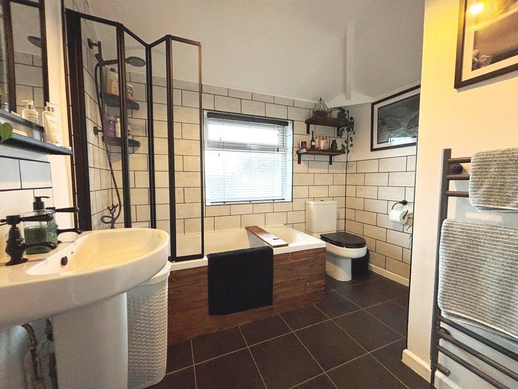 Bathroom.JPG