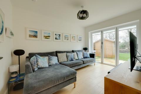 2 bedroom detached house for sale, Paddock Walk, Burgess Hill, RH15