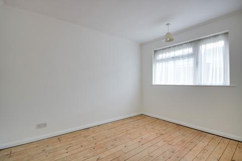 3 bedroom terraced house for sale, SHOLING! NO FORWARD CHAIN! CUL-DE-SAC LOCATION!