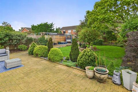 3 bedroom detached house for sale, Paygrove Lane, Longlevens, Gloucester
