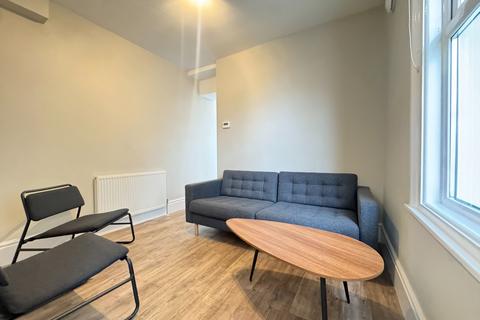 5 bedroom end of terrace house to rent, Pearl Street, Bristol BS3
