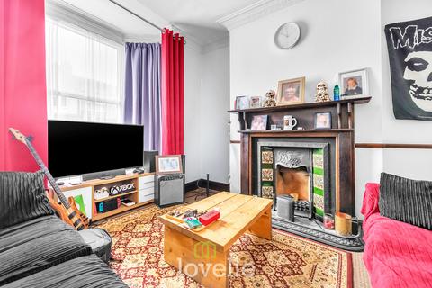 3 bedroom terraced house for sale, Patrick Street, Grimsby DN32