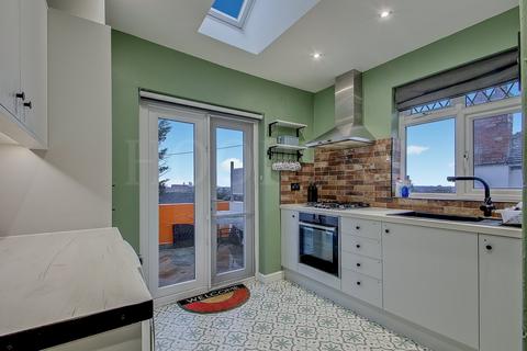 3 bedroom duplex for sale, Vincent Gardens, London, NW2