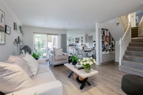 4 bedroom terraced house for sale, The Maltings, Leamington Spa