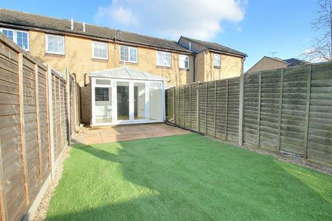 2 bedroom terraced house to rent, Roman Gardens, Kings Langley