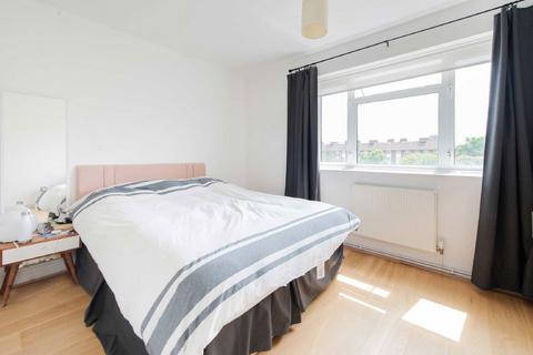 2 bedroom flat to rent, Portobello Court, London W11