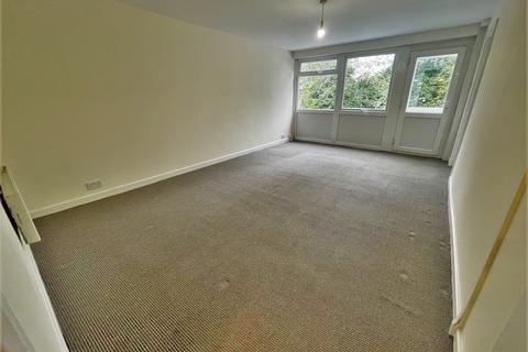 2 bedroom flat to rent, 9a Fairburn Drive, Garforth, Leeds, LS25 2AR