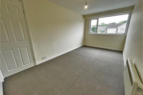 2 bedroom flat to rent, 9a Fairburn Drive, Garforth, Leeds, LS25 2AR