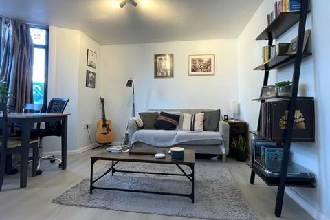 1 bedroom apartment to rent, Langley Road, ,