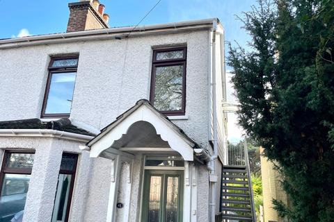 1 bedroom apartment to rent, Langley Road, ,