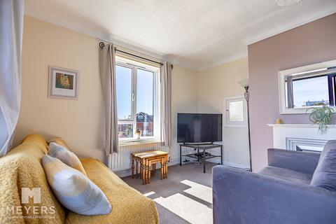 2 bedroom apartment to rent, Crosby Road, Bournemouth, BH4 8