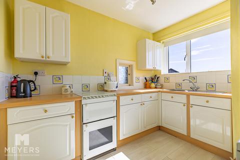2 bedroom apartment to rent, Crosby Road, Bournemouth, BH4 8