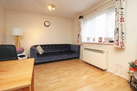2 bedroom flat to rent, Bromyard Avenue, London W3