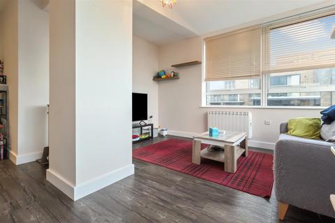 2 bedroom flat for sale, Skyline Apartments 1 The Causeway, Goring-By-Sea, Worthing