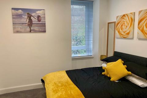 2 bedroom flat to rent, Forest Park Road, Dundee,