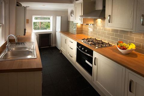 3 bedroom terraced house to rent, St Peters Grove, Canterbury, Kent, CT1