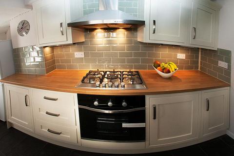 3 bedroom terraced house to rent, St Peters Grove, Canterbury, Kent, CT1
