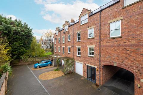 4 bedroom terraced house for sale, Palace Road, Ripon