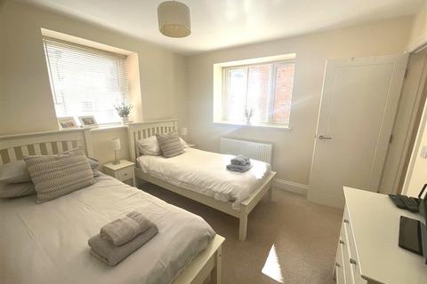 2 bedroom property to rent, Esplanade Gardens, Scarborough, YO11